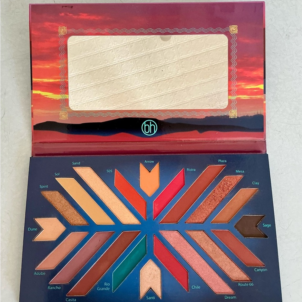 BH Cosmetics Santa Fe 20 Color shimmer and matte Shadow Palette